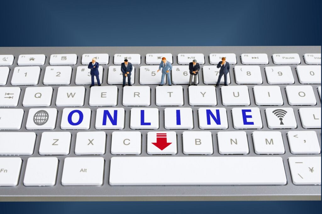 ONLINEの文字が表示されている